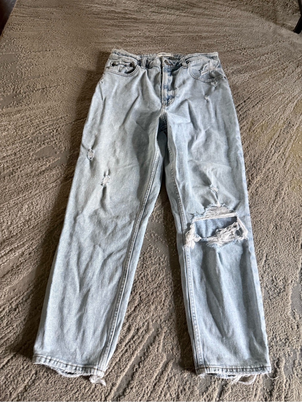 Abercrombie and Fitch  mom jeans high rise distressed curve love 6 / 28